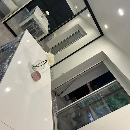 Paisible Юстарис